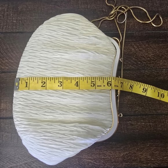 Goldco Vintage Pearl White Evening Bag 1970's Seashell Closure - Picture 15 of 15